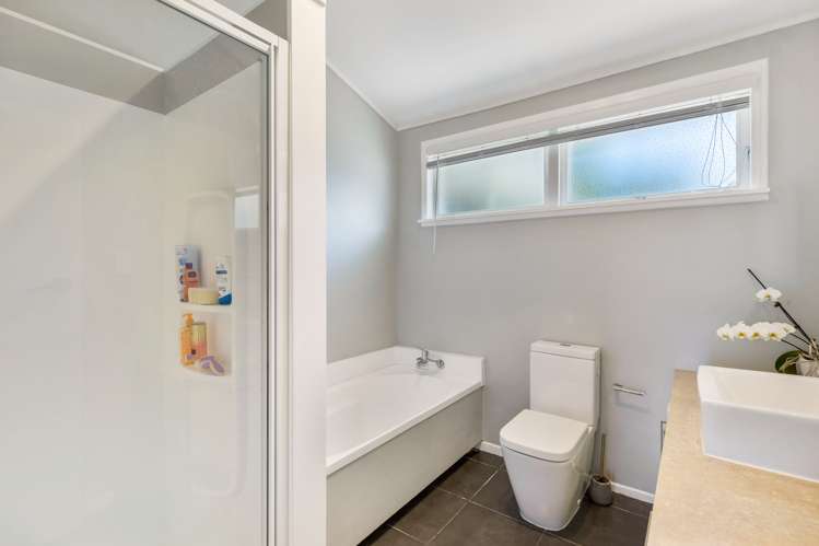 1/24 Colmar Road Mellons Bay_18