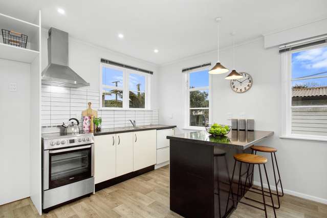 1/1 Strand Crescent Naenae_3