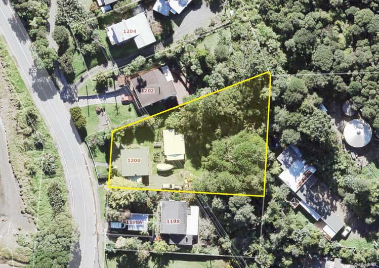 1200 Huia Road Huia_24