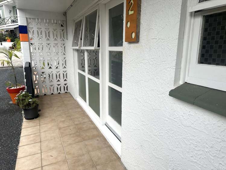 2 / 58 School Road Paihia_14