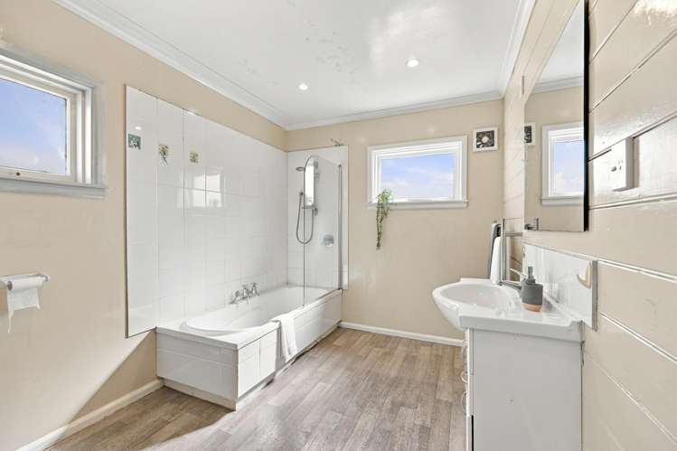 732 Ferry Road Woolston_14