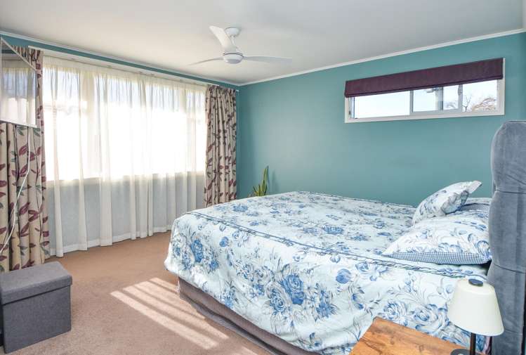 374 High Street South Carterton_13