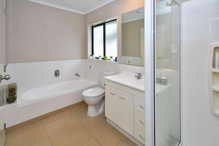 8 Ashkirk Place Wattle Downs_15