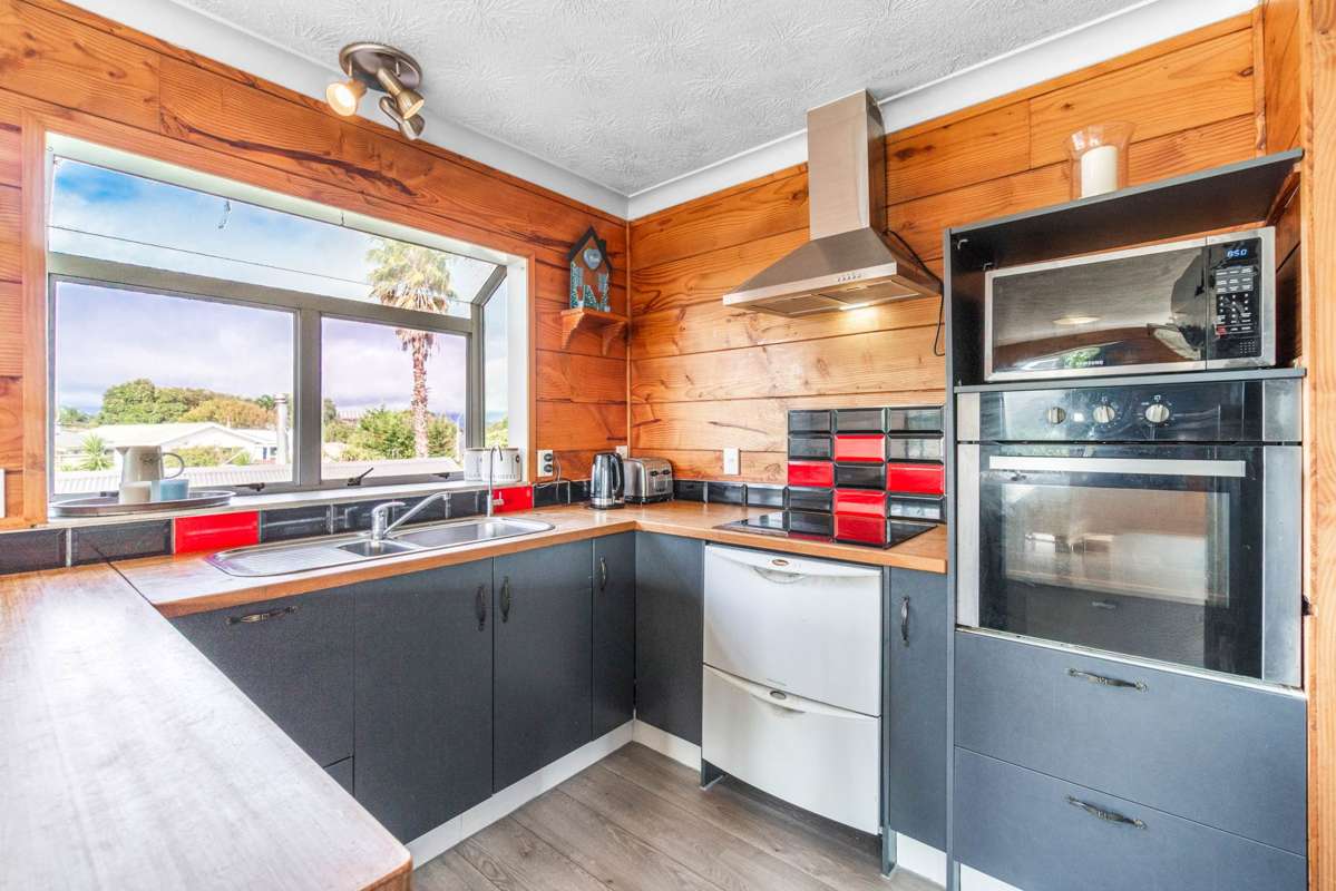 2/2/3 Clarks Beach Road_3