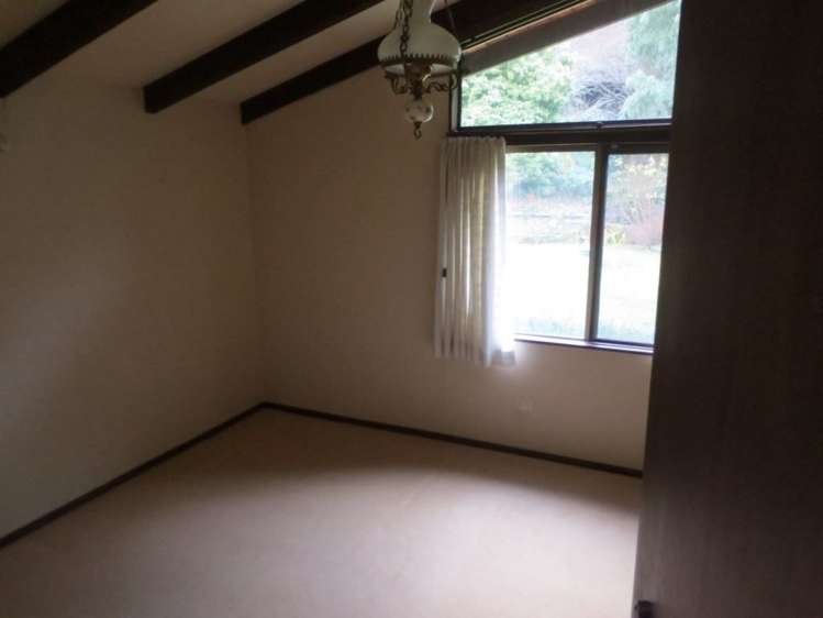 26 Arawata Terrace Fernhill/Sunshine Bay_11