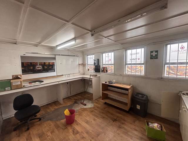 2/42 Henderson Valley Road Henderson_4