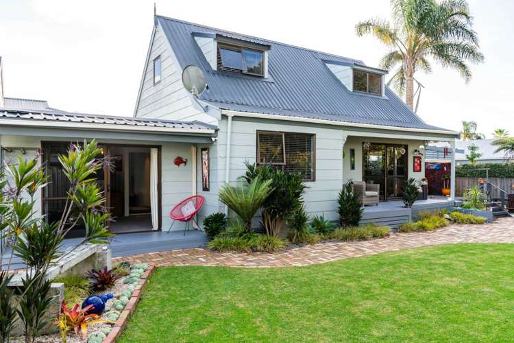 6 Shearwater Street One Tree Point_35