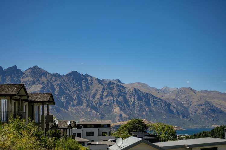 9-13 Hallenstein Street & 1 York Street Queenstown_8
