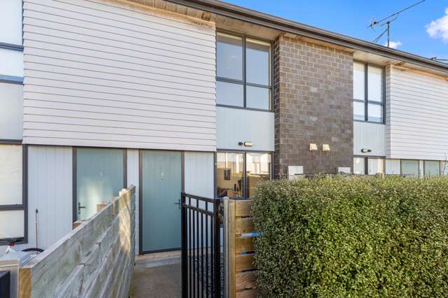 2/14 Buffon Street Waltham_2