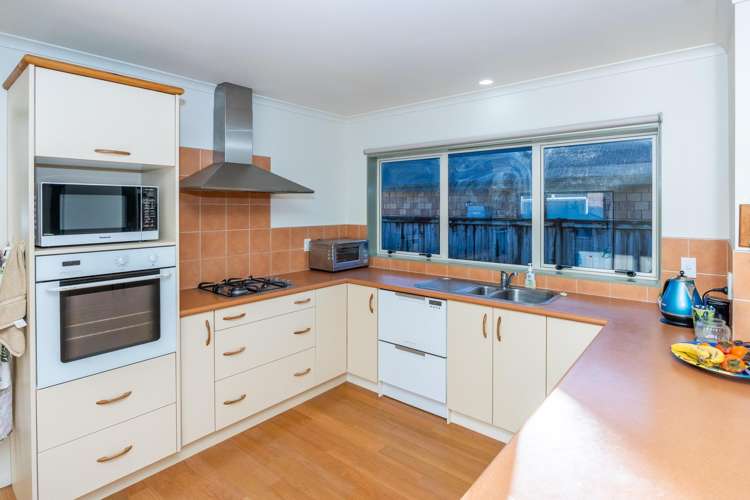 15 Roderick Place Rototuna_14