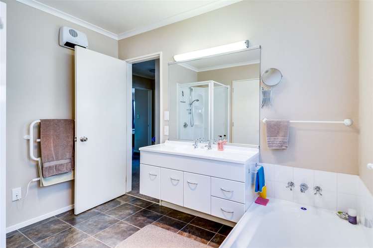 4 Blythfield Place Taradale_8