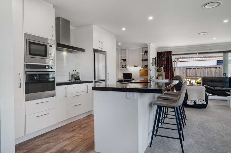 123 Whakaturou Crescent Pyes Pa_8