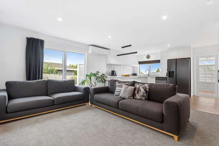 13 Broadfield Street Massey_7