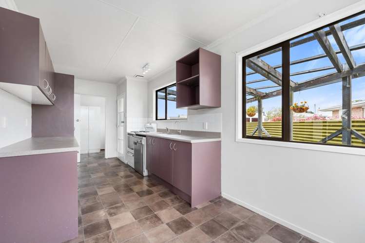 9 Karamea Crescent Kelvin Grove_11