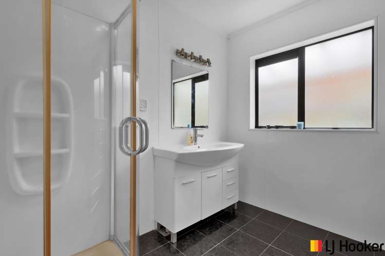 1/1 Senecio Place Manurewa_8