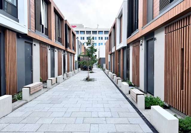 Modern 1BR Townhouse in Te Aro