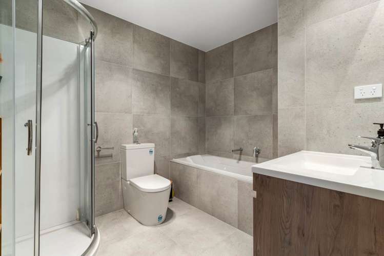 6/18 Kaimai Avenue Massey_6