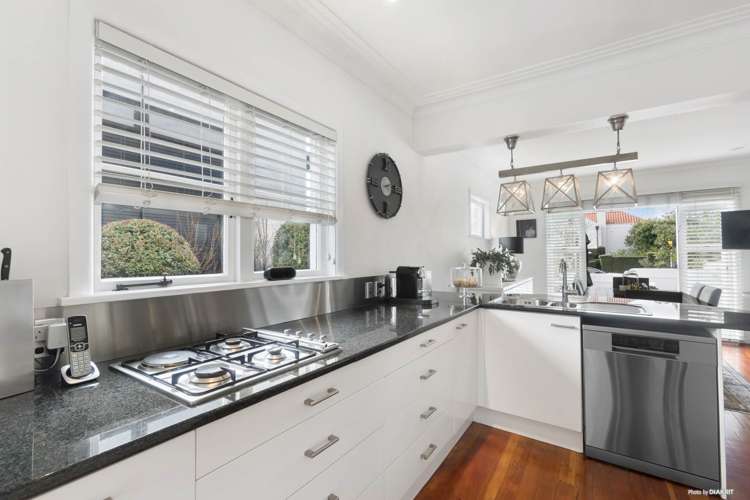 64a Bassett Road Remuera_9