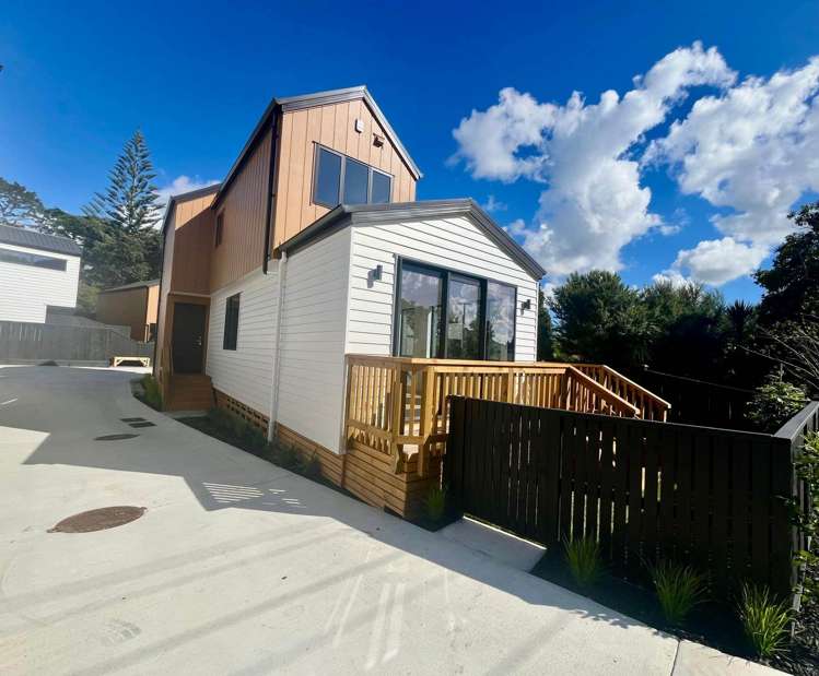 44B Sylvan Crescent Te Atatu South_1