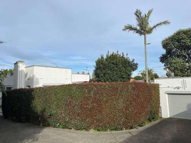 3 brm Haven w Garden (avail 1 May)