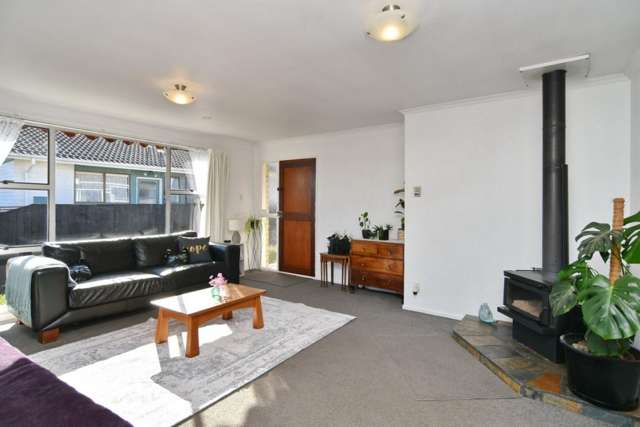 1/24 Greenock Street Redwood_1