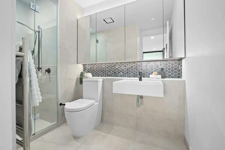 302/220 Tristram Street 10463_9