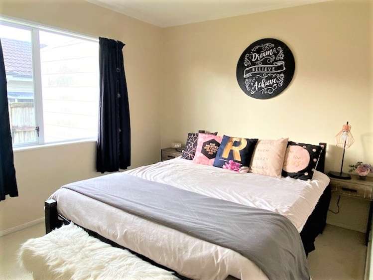 2/4 Shamrock Lane Te Atatu Peninsula_5