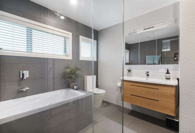 3/9 Brett Avenue Takapuna_14