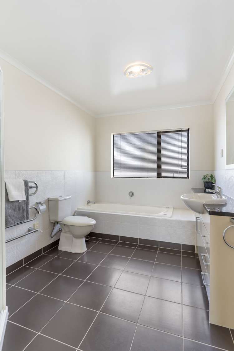 16 Janway Avenue Flat Bush_32