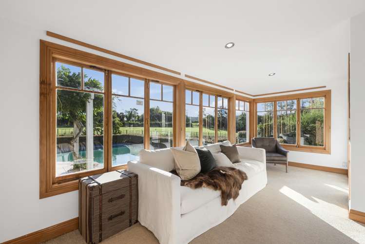 55 Barrett Road Riverhead_11