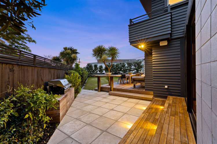 42 Whitfield Street Sumner_28