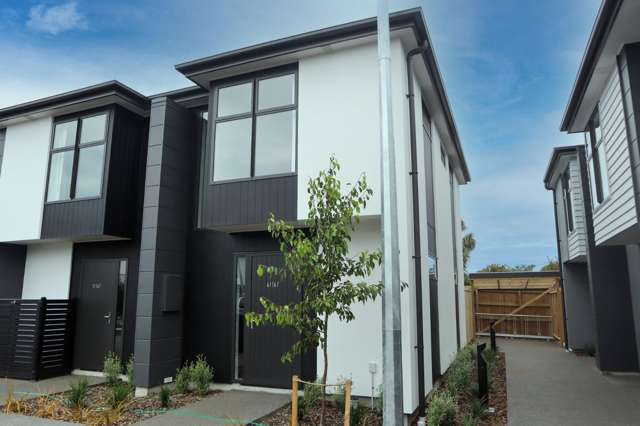 Great area Two Bedroom townhouse with parking