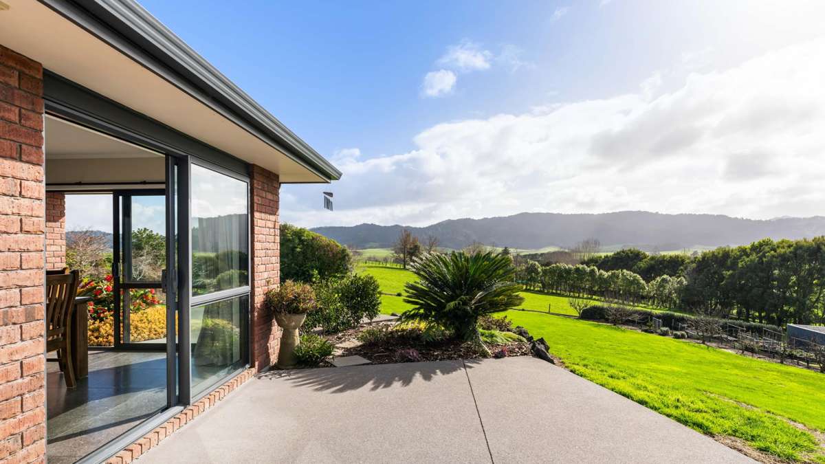1027 Kaiaua Road_4