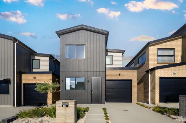 Sun-Drenched Standalone in the Heart of Silverdale