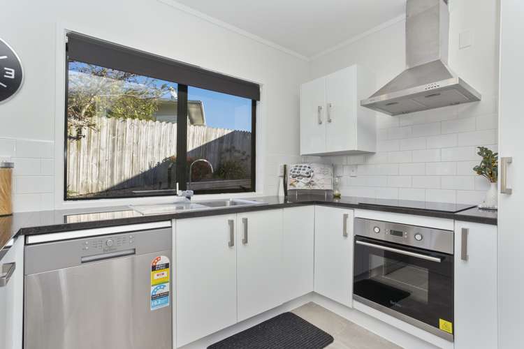 3/20 Gossamer Drive Pakuranga Heights_13