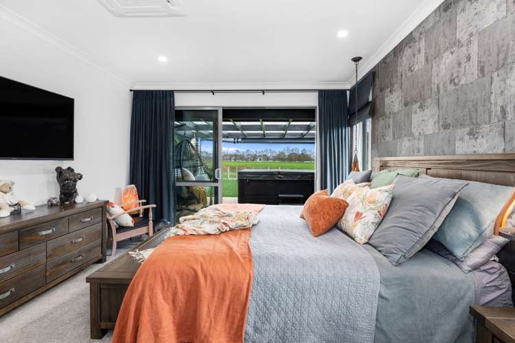 15 Shadbolt Drive Leamington_14