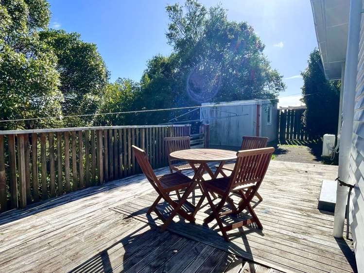 14 Durham Street Cannons Creek_2