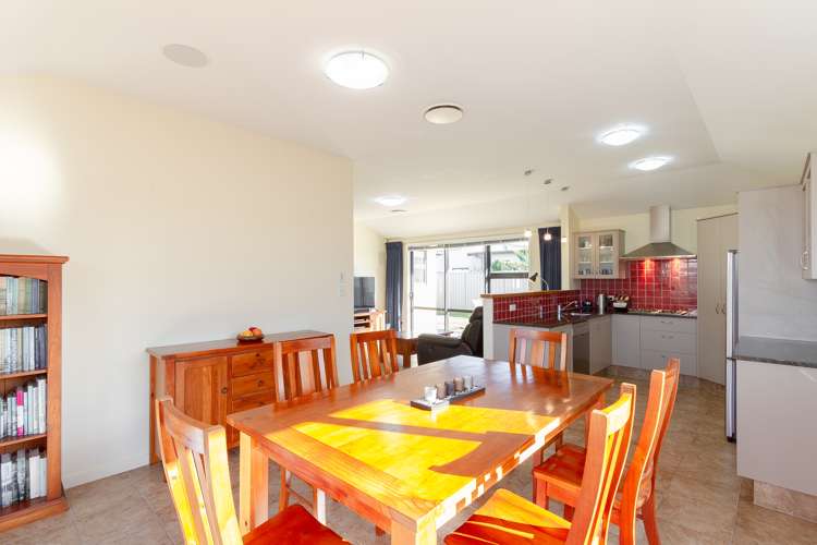 7 Pania Place Poraiti_3