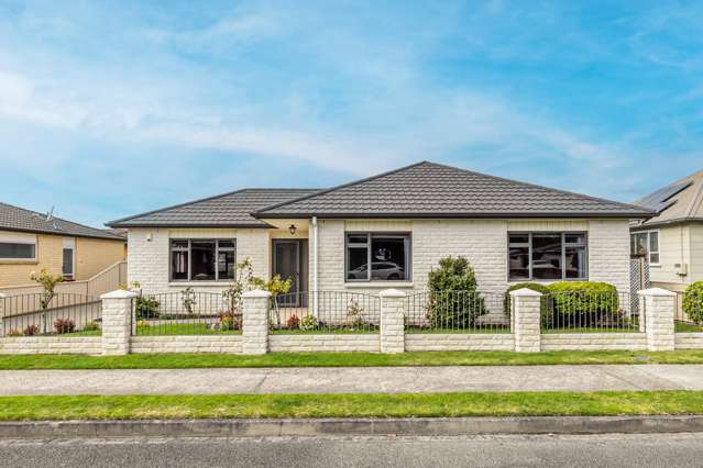 Dream Townhouse in Prime Taradale Village Location