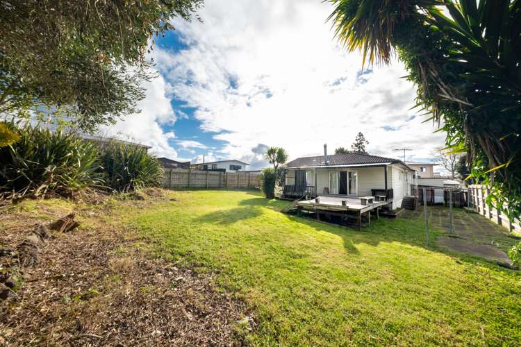 17 Bodi Place Te Atatu South_10