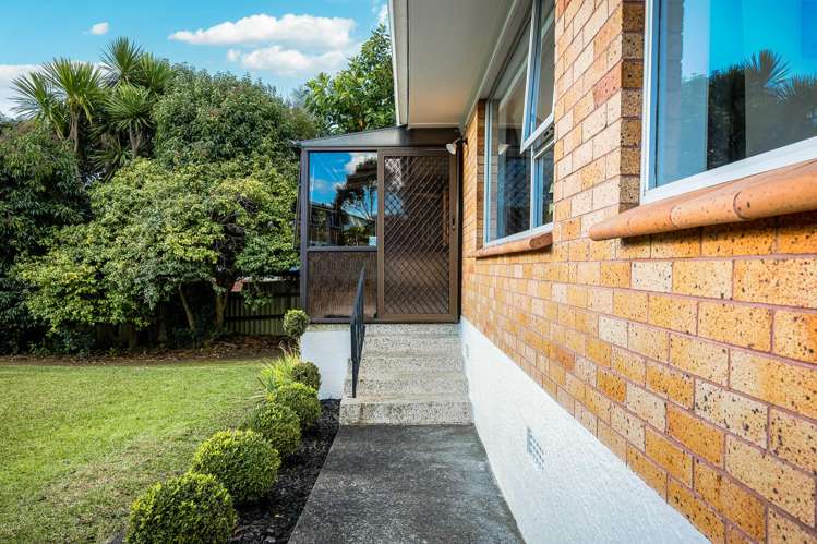 2/14 Rowan Terrace Te Atatu South_13