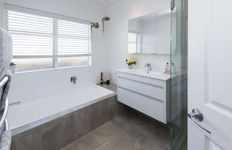 148 John Brooke Crescent East Tamaki Heights_13