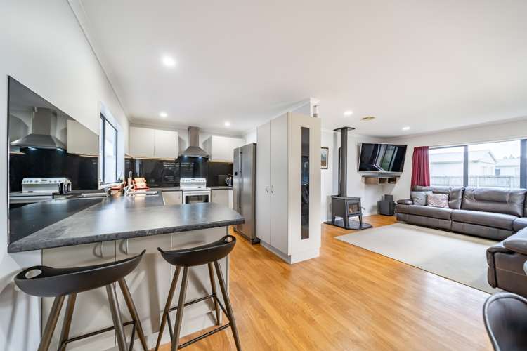 5 Ashburn Road Wainuiomata_9