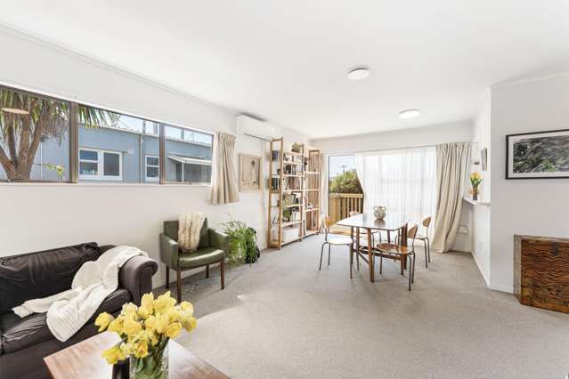 2/2 Riverview Road New Lynn_2