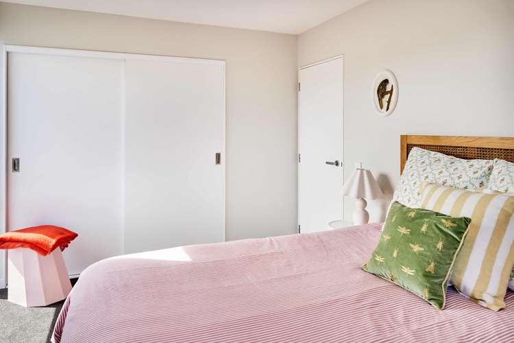 9/6 Oswald Crescent Paparangi_8