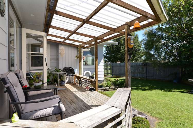 28 Rosalind Street Deanwell_9