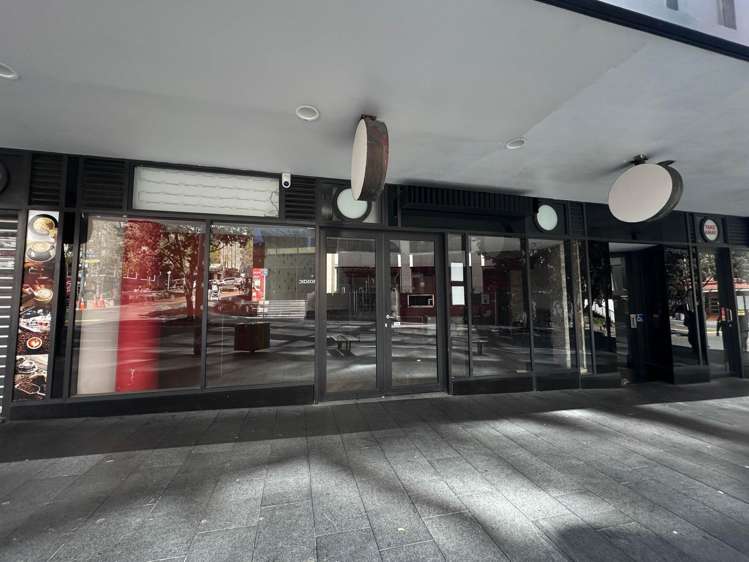 350 Queen Street_0