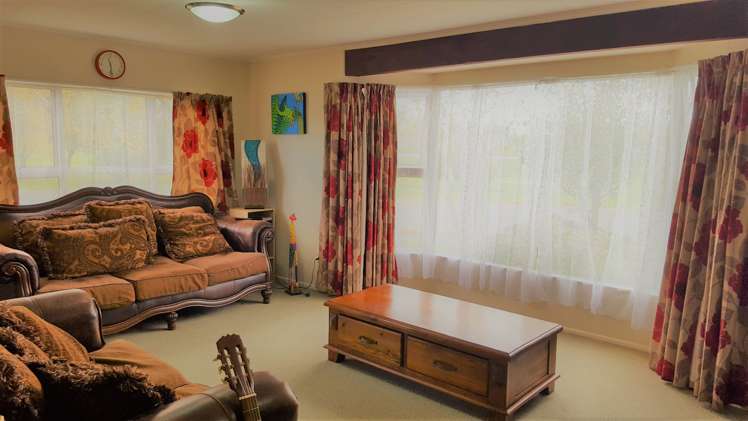 16 Atherfold Crescent Greenmeadows_1