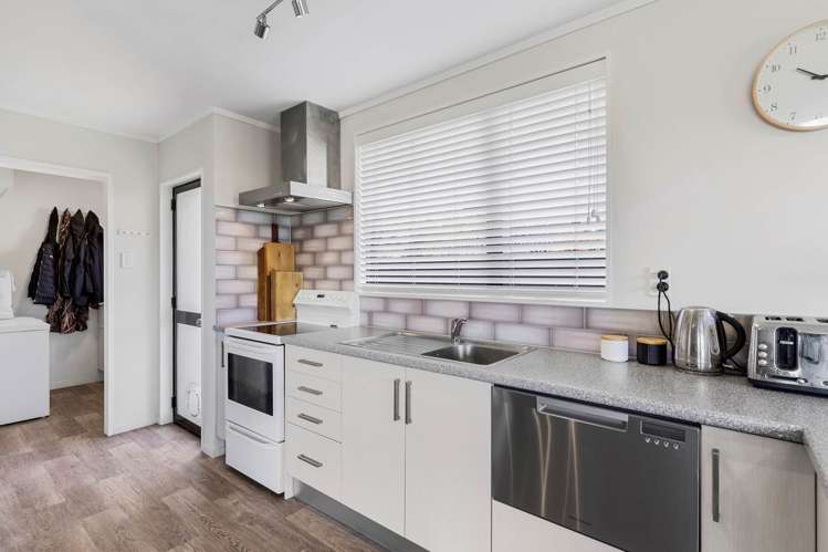 44a Wharf Road Clarks Beach_13