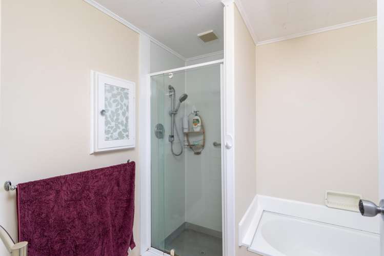 11b Waddington Drive Naenae_11